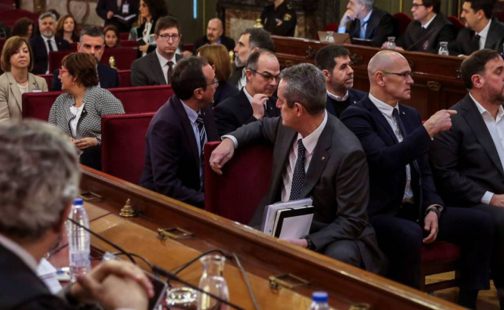 El «show» mediàtic del procés